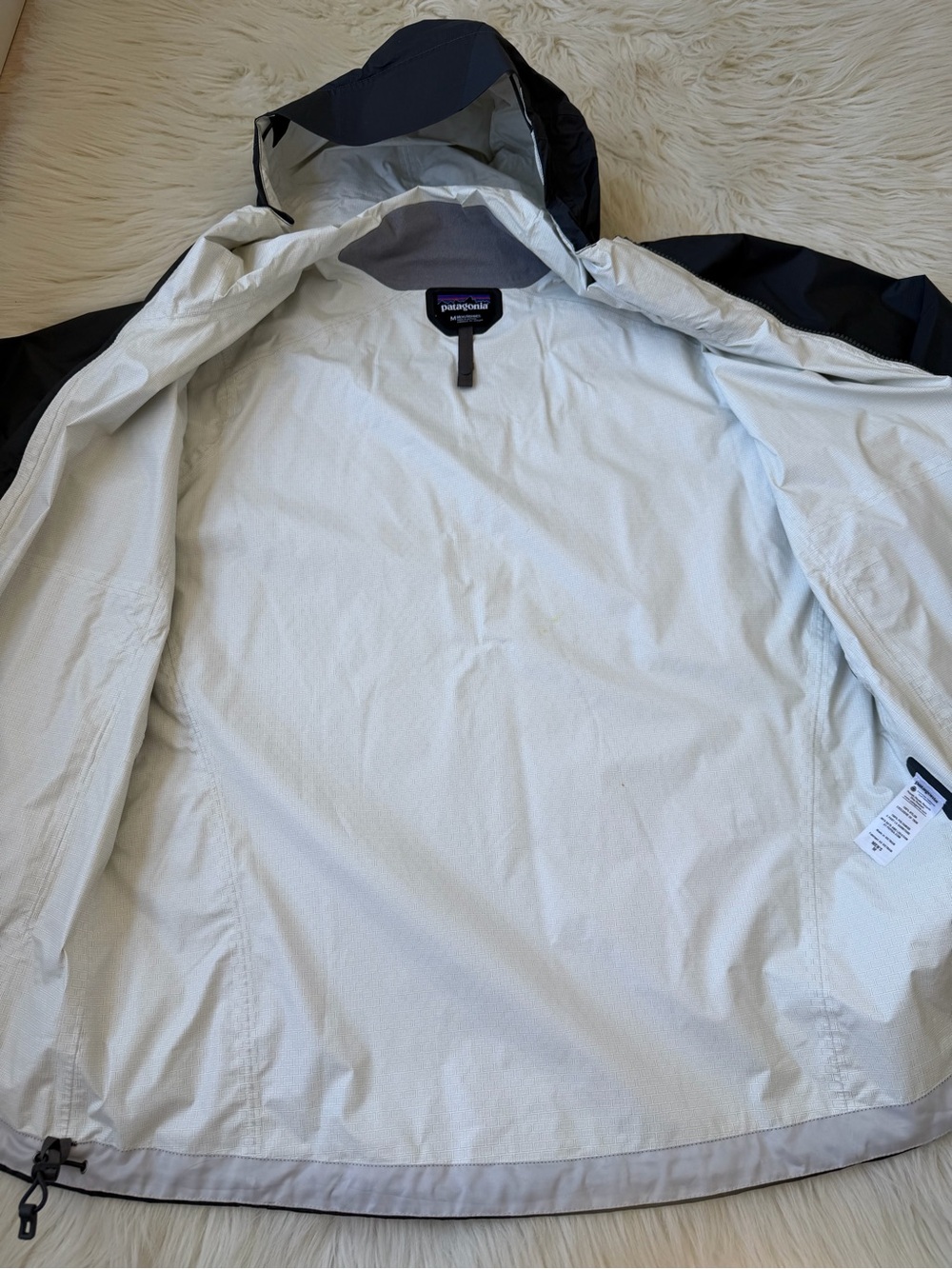 Patagonia Torrentshell 2.5L H2No Rain Jacket - Picture 12 of 16